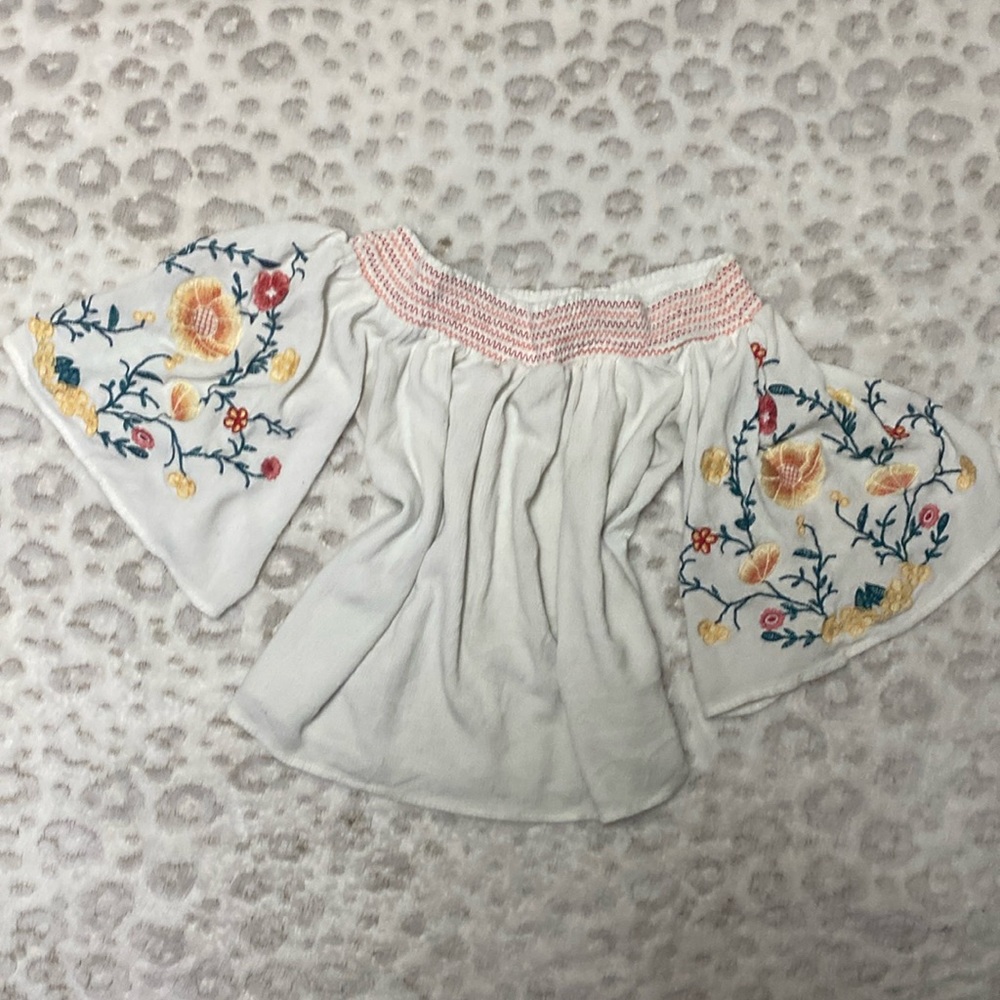 Boutique on/off shoulder crop top